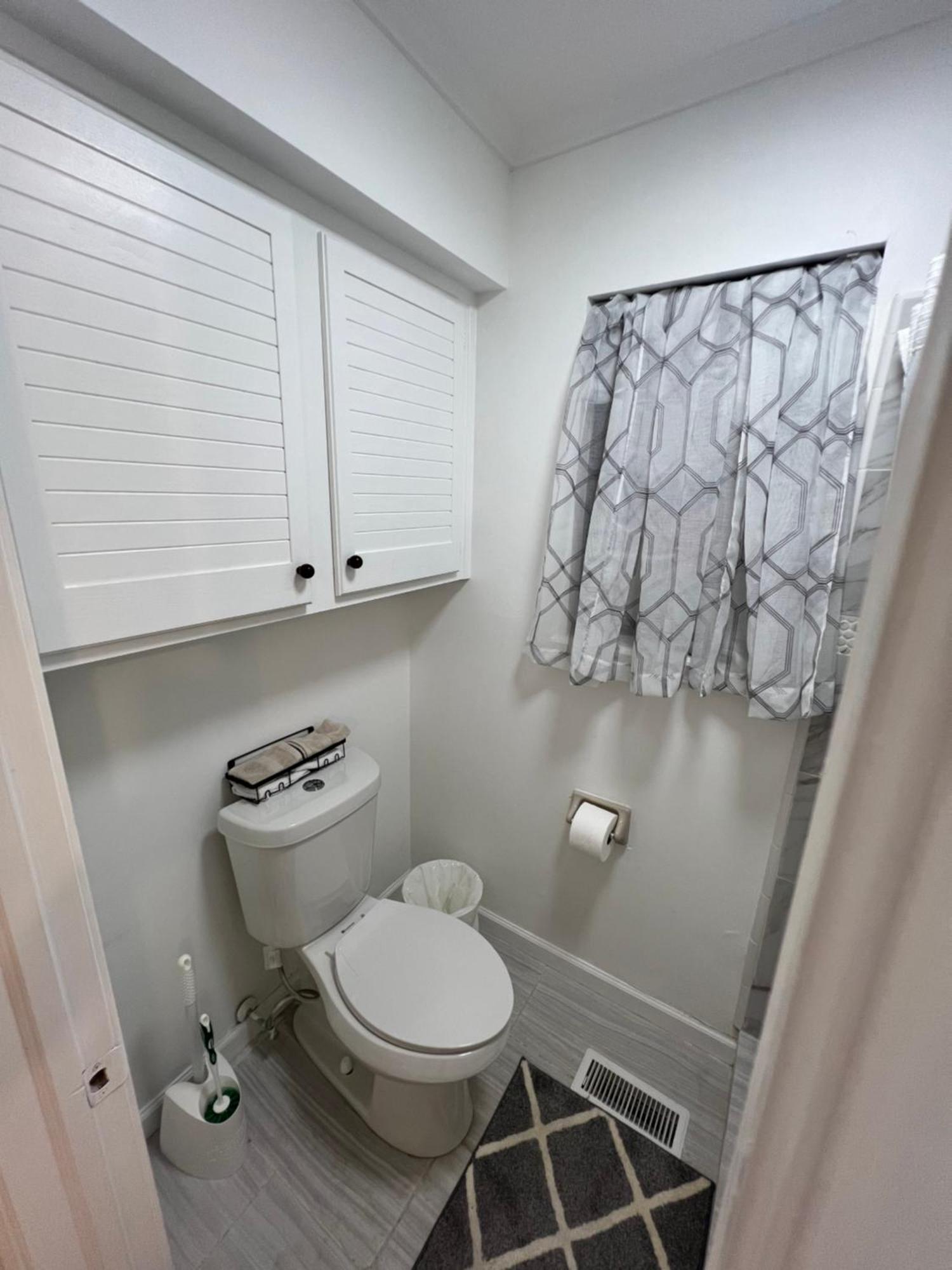 Cozy Private Suite 5 Min From Saint Francis Hospital And Woodland Hills Mall Талса Экстерьер фото